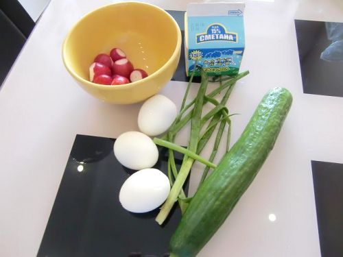 салат из огурцов и редиски, пошаговое приготовление - вымыть овощи