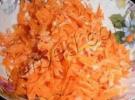 Салат из моркови с чесноком и майонезом