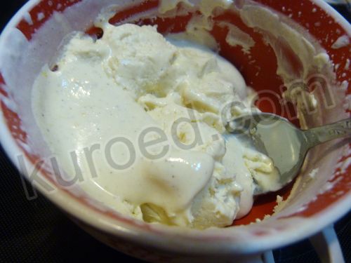 Домашний пломбир, пошаговое приготовление - емкость с мороженым достать из морозильника и перемешивать