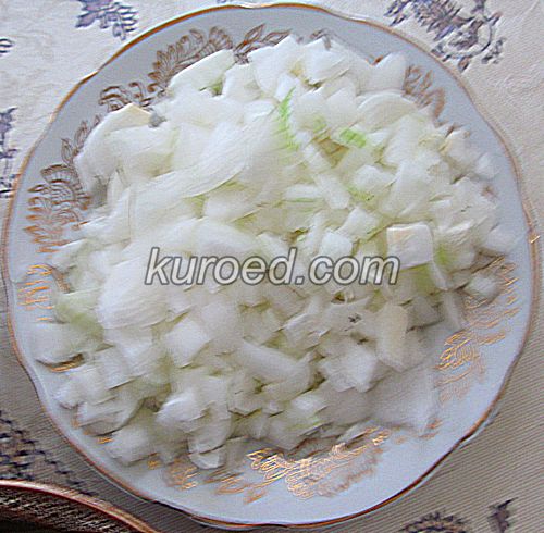 Овощное рагу с баклажанами, пошаговое приготовление  - нарезать лук