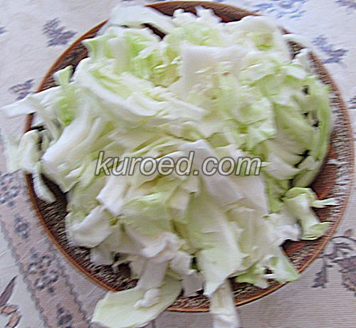 Овощное рагу с баклажанами, пошаговое приготовление  - нарезать капусту