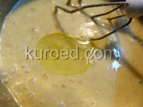 Творожно-банановый кекс, пошаговое приготовление - добавляем масло