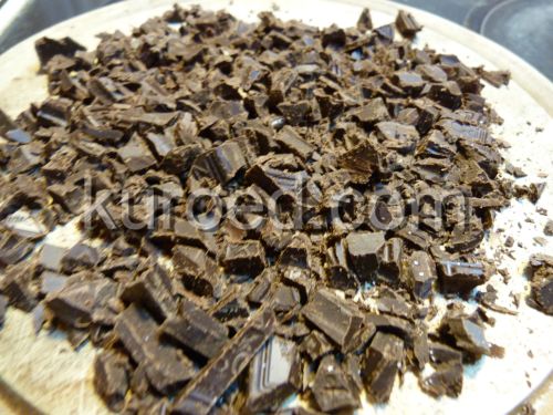 кекс с клюквой и шоколадом, пошаговое приготовление - Шоколад мелко нарезать