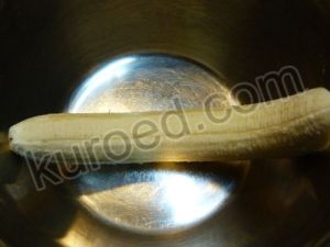 Киевский сырник, пошаговое приготовление - превращение банана в пюре
