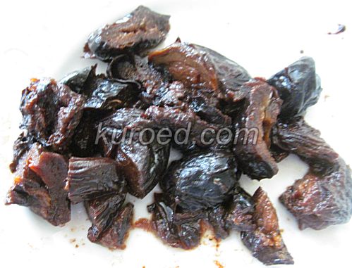 Котлеты с черносливом, пошаговое приготовление  - нарезать чернослив