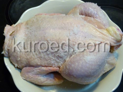 Курица запеченная с рисом, пошаговое приготовление -  натереть солью