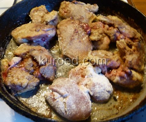 Жареная куриная печень, пошаговое приготовление - быстро обжарить с двух сторон