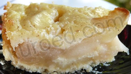 Нежный яблочный пирог с заварным кремом, срез