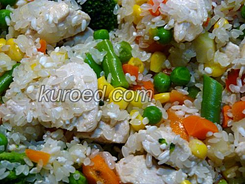 Овощное рагу с курицей и рисом, пошаговое приготовление  - перемешать овощи, мясо и рис