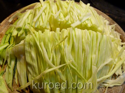 Салат  из капусты, пошаговое приготовление - нарезанная капуста