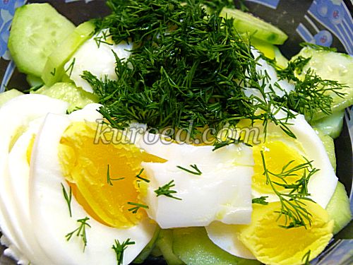 Весенний салат, пошаговое приготовление- нарезать укроп