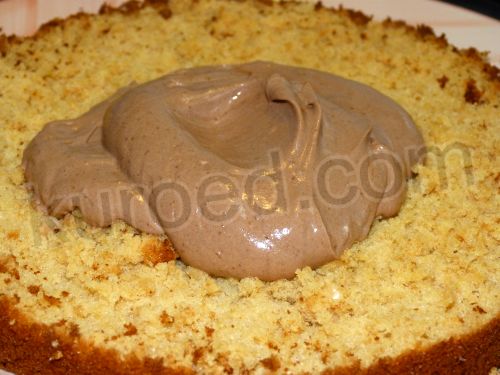 Торт Чернослив в шоколаде, пошаговое приготовление - смазать кремом первый пласт