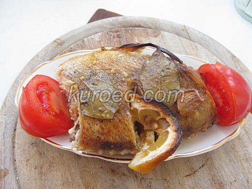 Рыба, запеченная с грибами и овощами