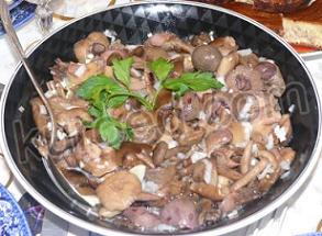 Маринованые грибы с луком