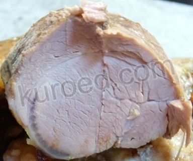 Свиная вырезка, запеченная в сливовом соусе